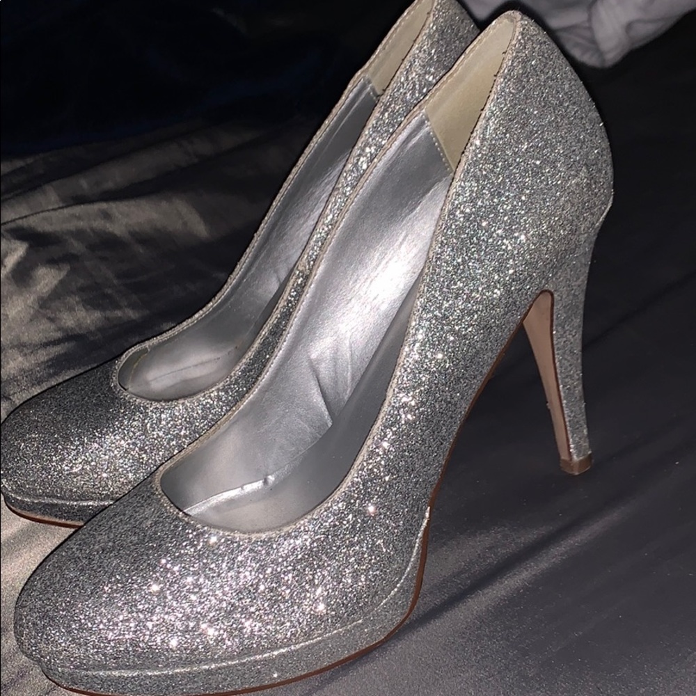 Heart in D Sparkly Heels